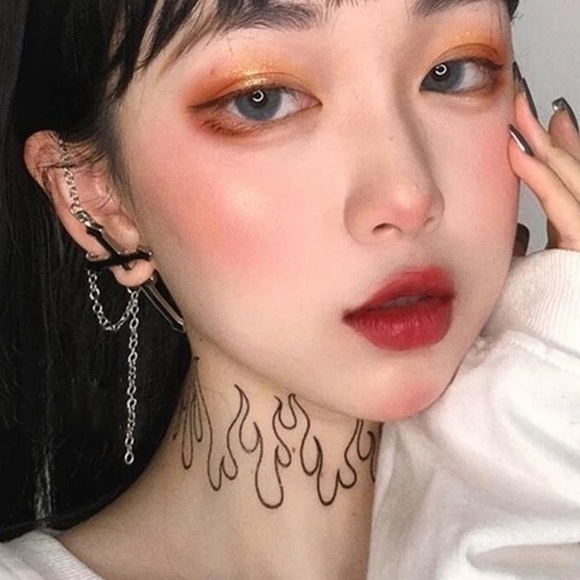 Unique Black cross stud long chain earrings NWT - Picture 4 of 8